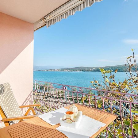 Gorgeous Apartment In Cizici With House Sea View Екстериор снимка