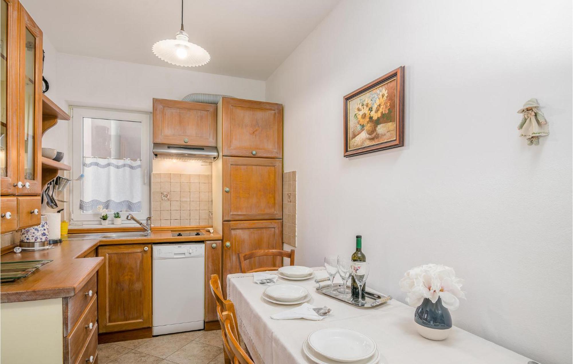 Gorgeous Apartment In Cizici With House Sea View Екстериор снимка