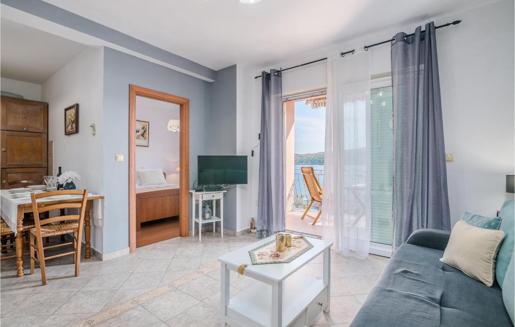 Gorgeous Apartment In Cizici With House Sea View Екстериор снимка