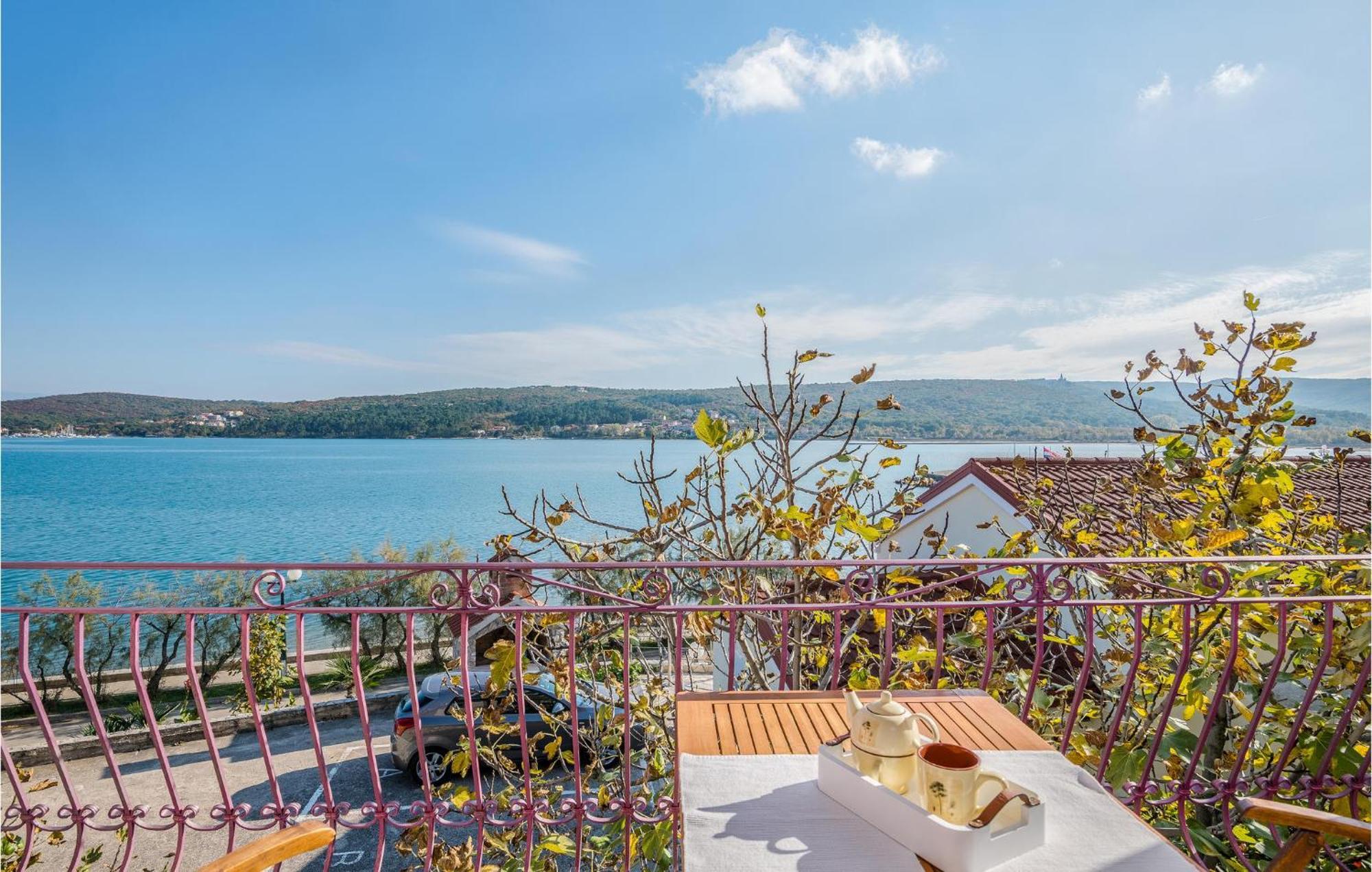 Gorgeous Apartment In Cizici With House Sea View Екстериор снимка