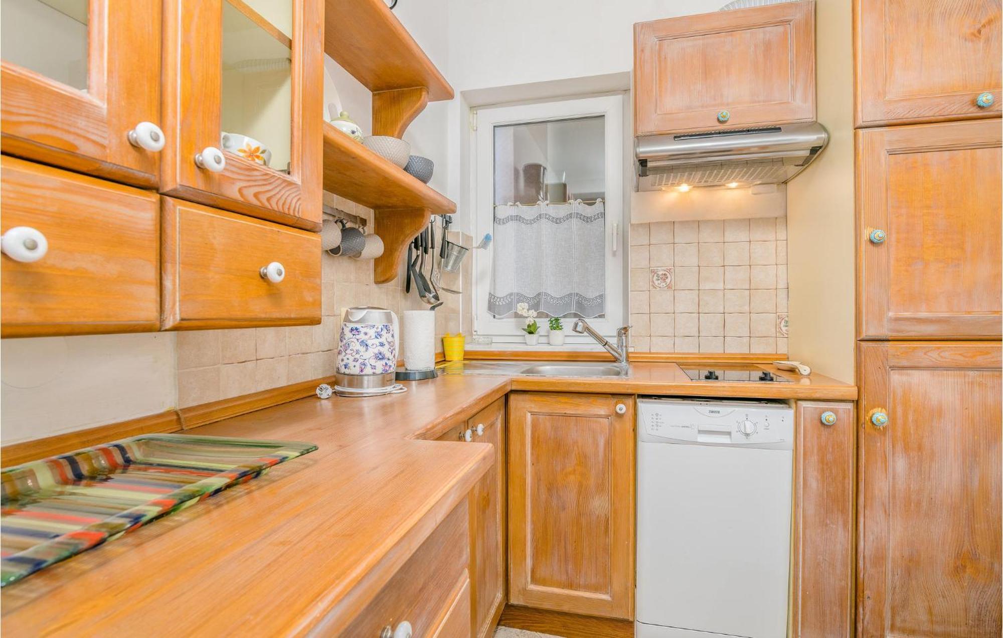 Gorgeous Apartment In Cizici With House Sea View Екстериор снимка
