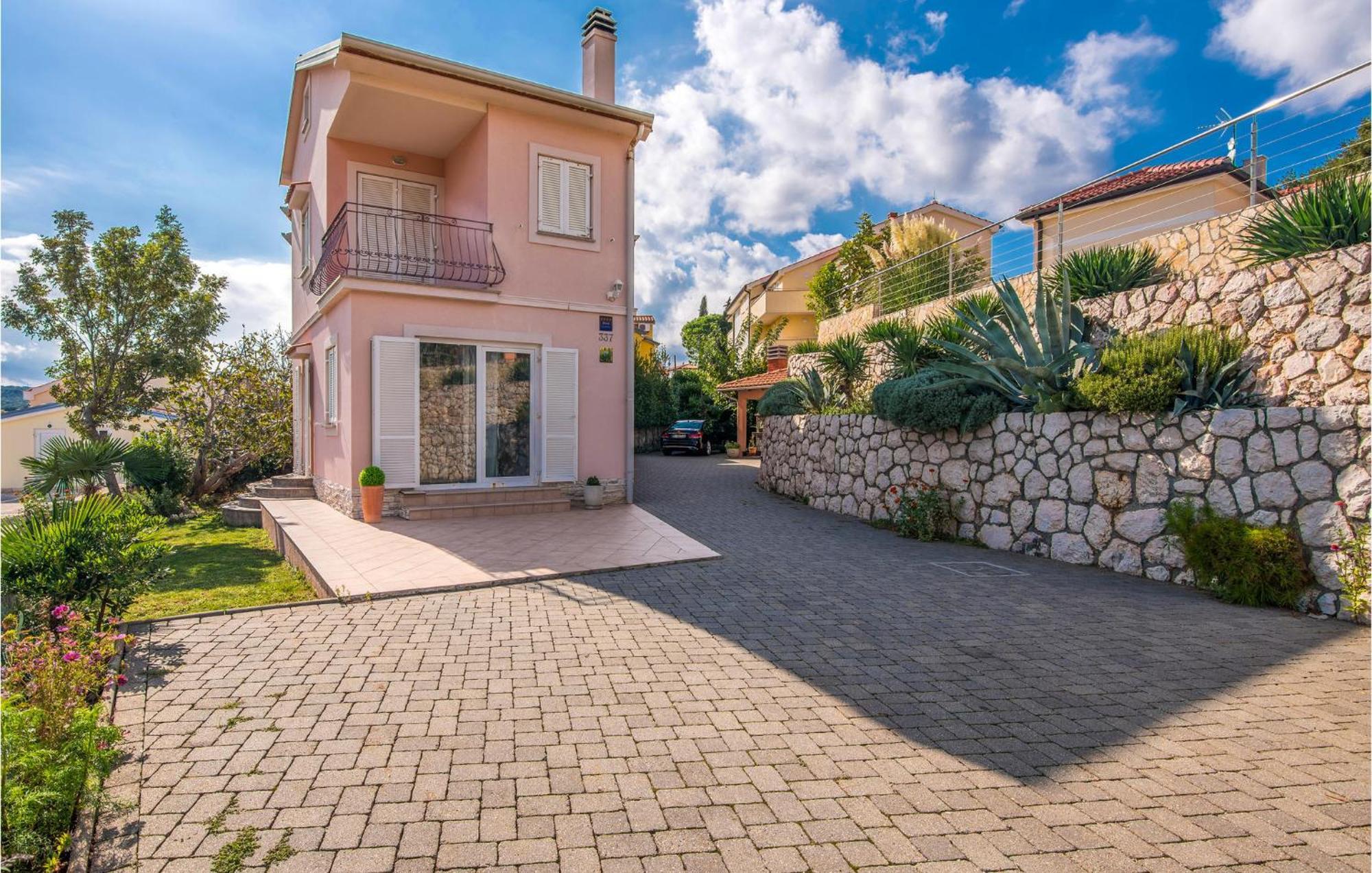 Gorgeous Apartment In Cizici With House Sea View Екстериор снимка